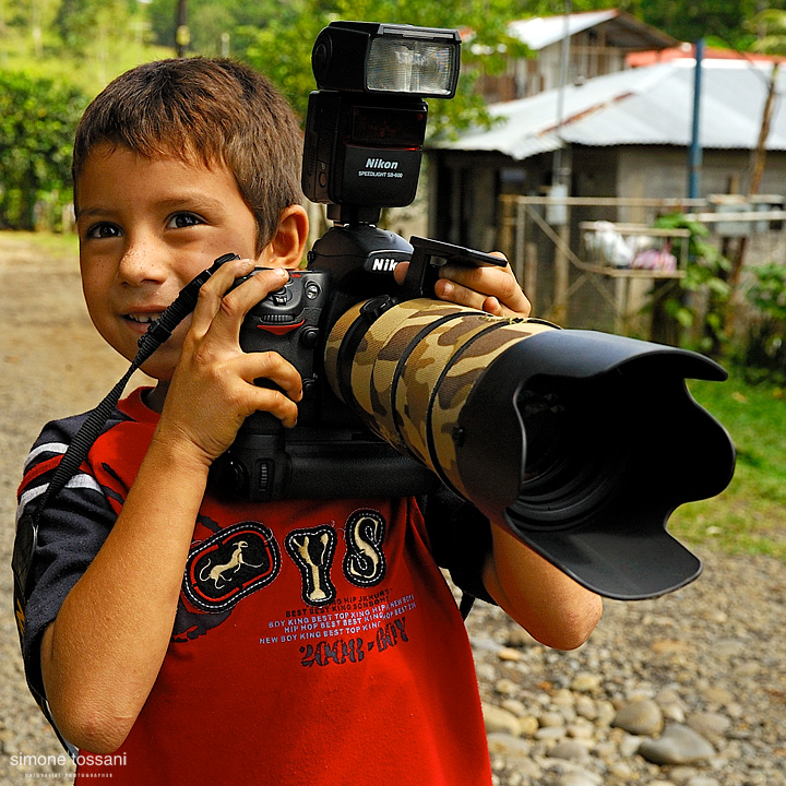 crr0032q  Nikon D3  Nikon 24/70 f/2.8  1/1600 sec  f/6.3  ISO 400 Fotografia reportage costa rica materiale Nikon Simone Tossani