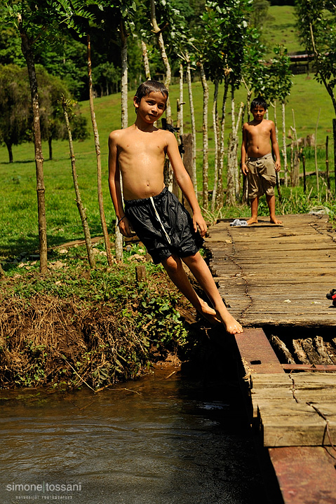 crr0172v  Nikon D3  Nikon 24/70 f/2.8  1/3200 sec  f/5  ISO 400 Fotografia reportage costa rica materiale Nikon Simone Tossani