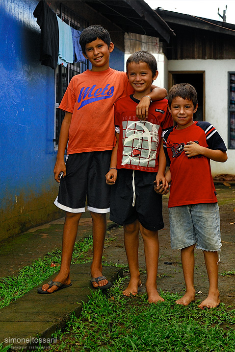 crr0174v  Nikon D3  Nikon 24/70 f/2.8  1/1600 sec  f/6.3  ISO 400 Fotografia reportage costa rica materiale Nikon Simone Tossani