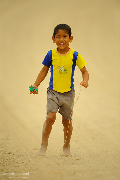 ecr0017v Nikon D3 Nikon 600 VR f/4 1/6400 sec f/4 ISO 1000 Fotografia reportage ecuador materiale Nikon Simone Tossani