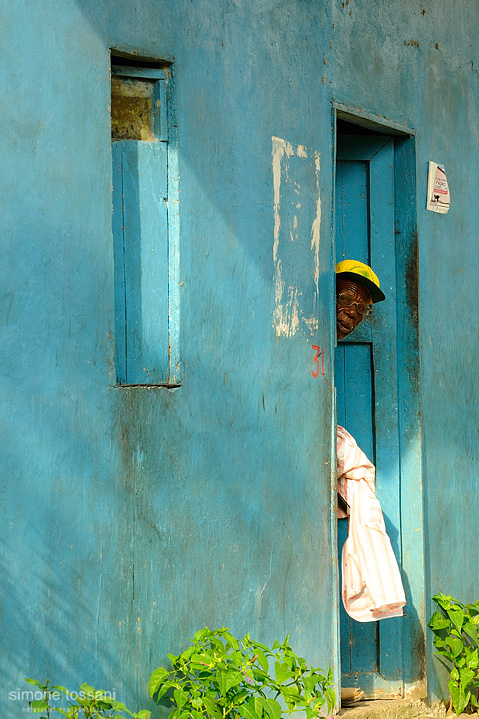 ecr0029v Nikon D700 Nikon 70/200 VR f/2.8 1/400 sec f/7.1 ISO 500 Fotografia reportage ecuador materiale Nikon Simone Tossani