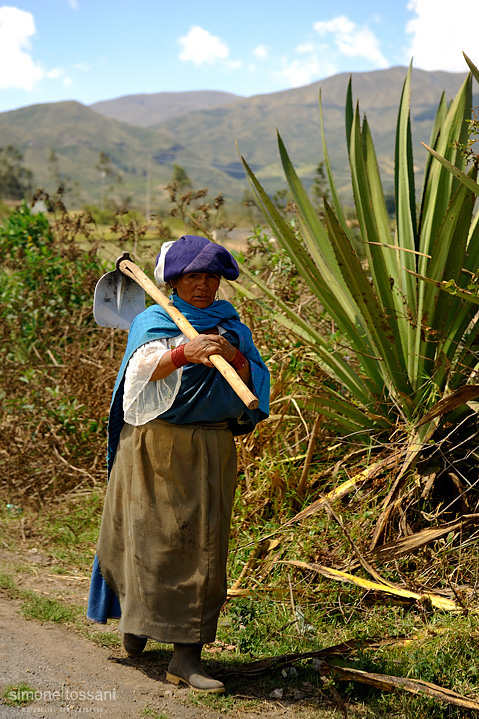 ecr0061v Nikon D3 Nikon 24/70 f/2.8 1/500 sec f/5 ISO 640 Fotografia reportage ecuador materiale Nikon Simone Tossani