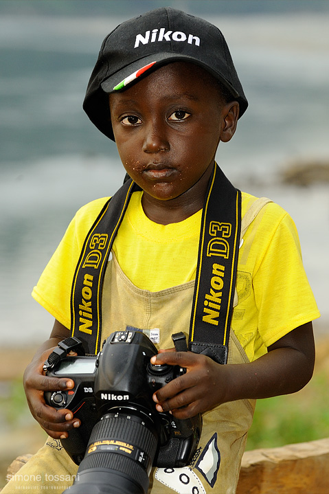 ecr0156v  Nikon D700  Nikon 70/200 VR f/2.8  1/160 sec  f/4  ISO 640    Fotografia reportage ecuador materiale Nikon Simone Tossani